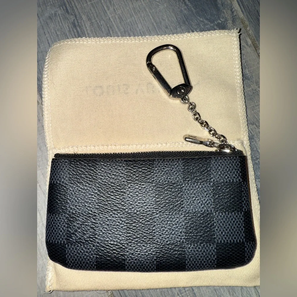 Louis Vuitton Graphite Key Pouch W/ Box & Dust Bag - Picture 4 of 8